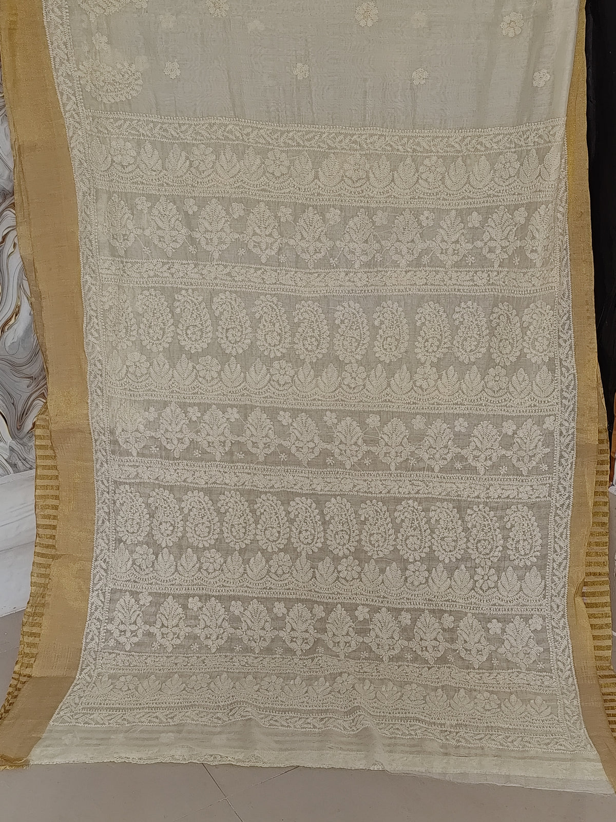 Lightweight, Chanderi weave in an elegant off-white/cream shade saree